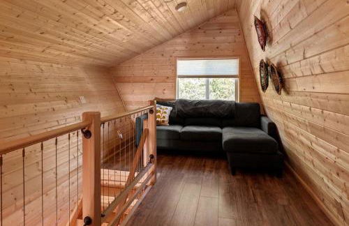 Incredible Sunset at Beachfront Glamping Cabin on Private, Herron Island with Fire Pit and Kayaking near Olympia, Washington - Foto 20