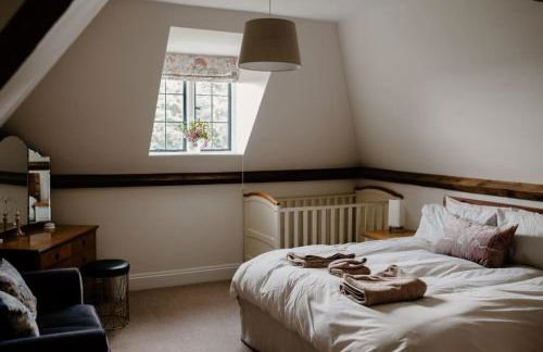Manor Estate - Two Accommodation Wings - Sleeps 14 - Foto 26