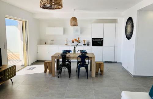 T3 FRONT de mer dernier étage vue mer Petit havre de paix pour vos vacances Emplacement unique vue mer panoramique à 180 degrés pour ce T3 en face de la plage front de mer vue sur les iles 5 et dernier étage avec ascenseur - Foto 15