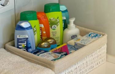 Artsy Italian lake retreat with stunning views! - Foto 53