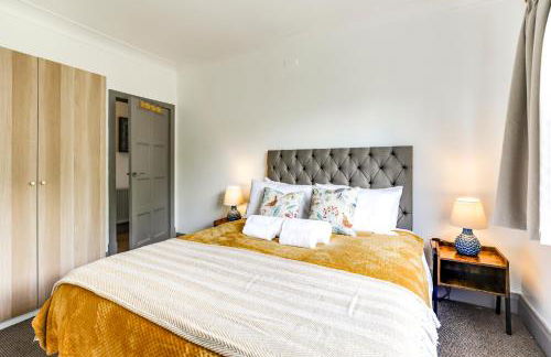 Wisteria Apt Spacious 3BR & Balcony - Photo 2