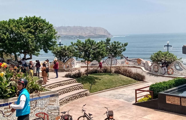 Balade à vélo à Miraflores et Barranco - Photo 1