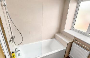 Flat 2 - Luxury Bolton City Centre Apartments - Photo 39