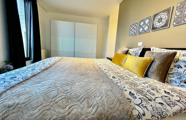 Modern 2BR Penthouse Near Diamond District by Oneluxstay - Foto 13