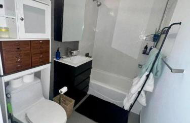 1 BEDROOM WITH SLEEPING IN LIVING ROOM Williamburg - Foto 2