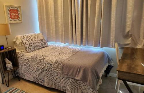 3 Bed, 2 Bath, Waterfront, Dock, Large Driveway - Foto 9