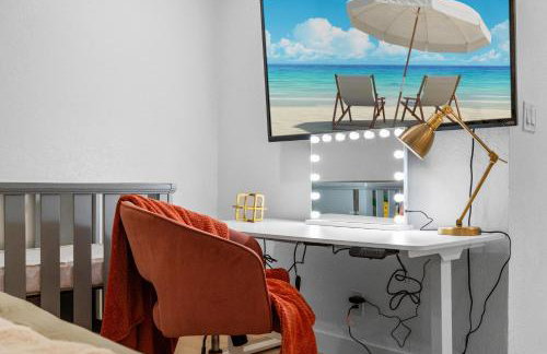 Entire Private Home with 4 Bedrooms 3 Bathrooms, Big Yard, View, , King Bed, 10 Parking, Available Now - Foto 67