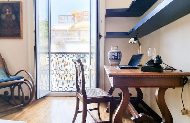 JOIVY Vintage And Gorgeous 2-Bed Flat Near Sforzesco Castle - Photo 6