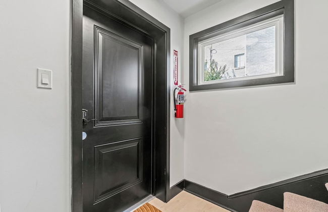 Elegant Condos in Arlington - Photo 2