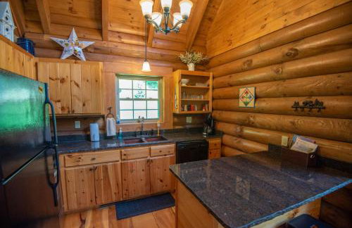 Cabin on the New River with Easy Steps to the River,Hot Tub, Fire Pit - Photo 10