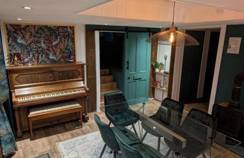 Heron's Perch- A pond-side retreat with cinema room - Photo 56