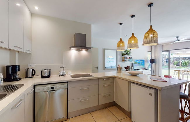 Bon Azur Beachfront Suites & Penthouses with LOV - Photo 23