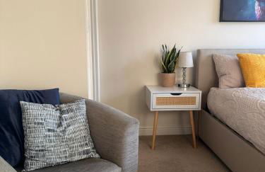 Large 3 Bed Home - Coop Live -Free parking - Foto 6