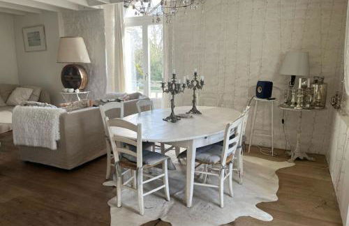 Unique Family House Steps from Port Miquel Beach - Foto 14