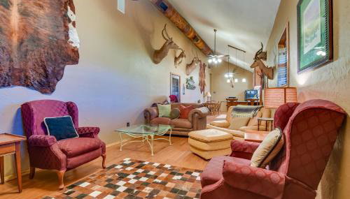 Cozy Strawn Cabin with Pool Access - Near Lake! - Foto 3