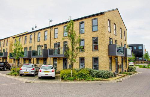 Beautiful 2 Bed House, Central spot with free parking - Foto 6