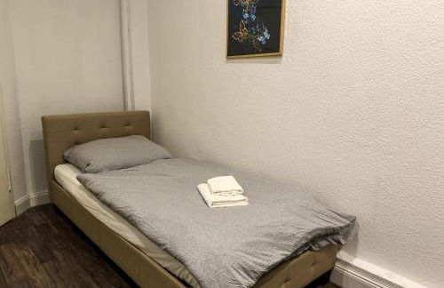 Citynah, Balkon, große Küche und Garten - Foto 29