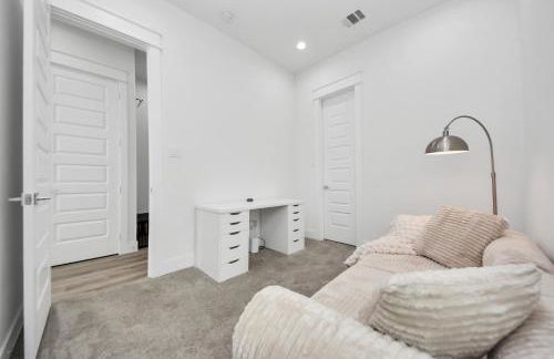 Stylish & Spacious 3BR Gem With Hot tub Near Downtown - Foto 40
