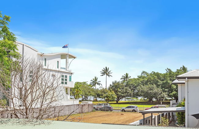 Modern Apartment with Esplanade Views - Foto 25