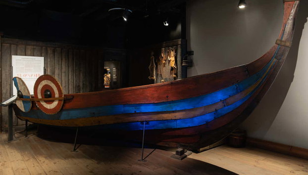 Entrada al Museo Vikingo de Estocolmo - Foto 4, Un barco vikingo en el museo de Estocolmo