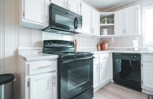 Spacious Home with Pet-Friendly Yard - Foto 7