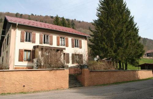 Gîte spacieux à 2 km des pistes de ski - Foto 3