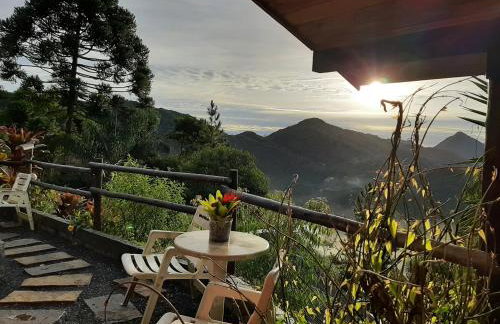Chalé Pakere Bellavista - visão magnífica do vale e montanhas a mais de mil metros de altitude, wi-fi, sauna, piscina e água de nascente - locação do chalé sem prestação de serviços - Foto 48