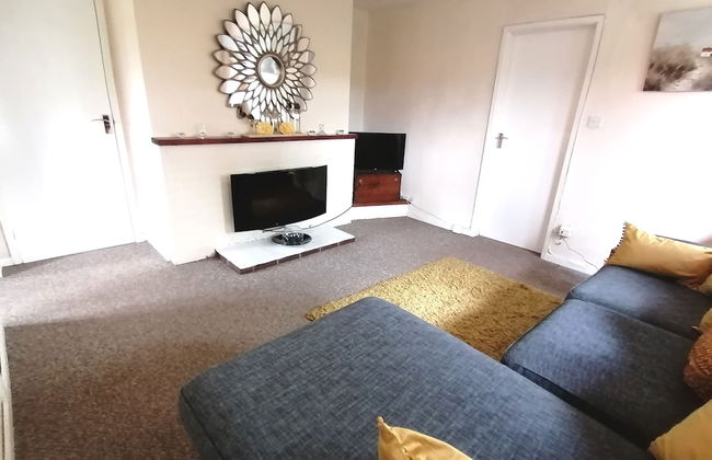 Lovely 2-bed Cottage in Pencarreg - Photo 9