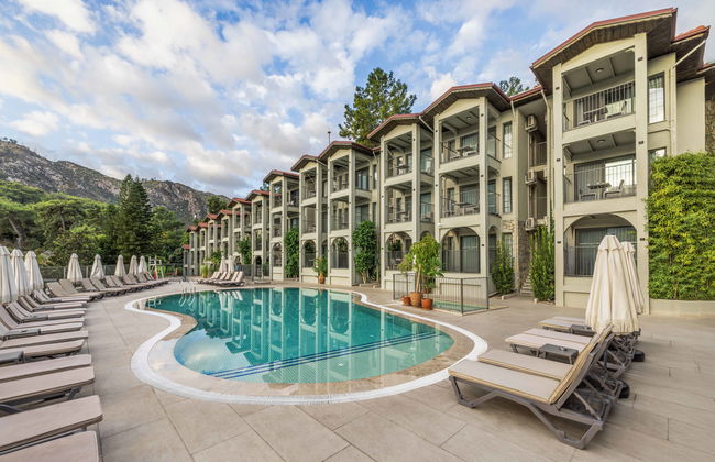 Club Aquarium Apartments - Photo 1