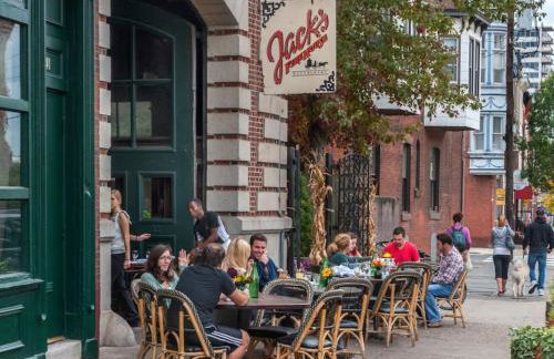 Big 3BR Near Art Museum- Family Game Room Patio - Foto 84