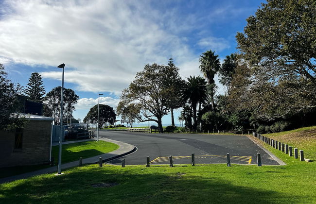 Waiake Beach Apartments - Photo 17