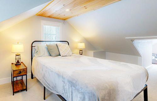 Walk to Beach and Dtwn East Tawas! Lake-View Retreat - Foto 15