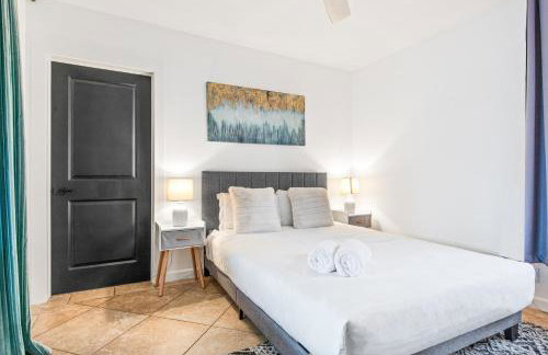 Modern Oasis with Pool & Jacuzzi near Universal Studios - Foto 23