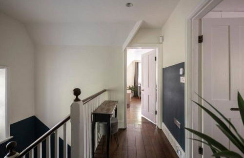 Parea Living - Spacious North London House with Big Garden - Foto 16