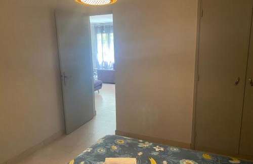 Rez de villa Grand T2 proche plage Marvivo-Sablettes - Foto 15