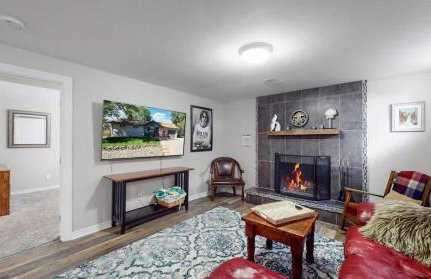 Charming four bedroom home with large yard and plenty of room for family - Foto 29