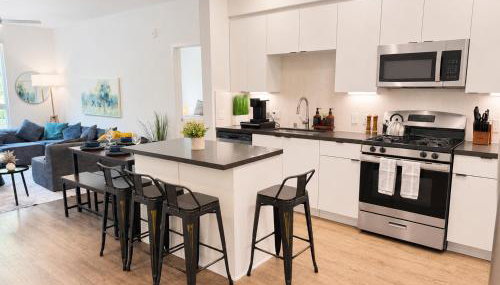Charming 2BR Retreat Pool Gym 10min to Disneyland - Foto 2, stove, dishwasher, toaster