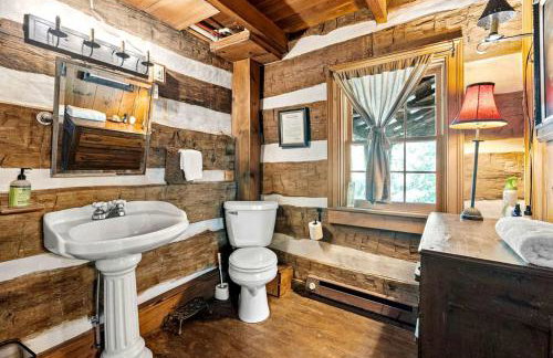 Historic Restored Farmhouse with Cowboy Cauldron Fire Pit Near Ice Mountain, Capon Bridge, West Virginia - Foto 21