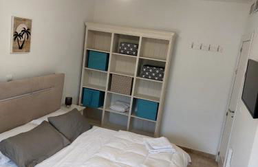 Luxury Villa with Pool & Garden - Foto 21