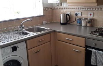 Hawksworth House in Chelmsley Wood, Birmingham near Solihull, near the NEC, HS2, JLR, Bear Grylls Centre, Resorts World and Birmingham airport, with a garage and free parking, great for families and contractors - Foto 32