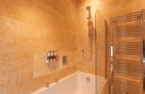 Bridge Apartment - Photo 21