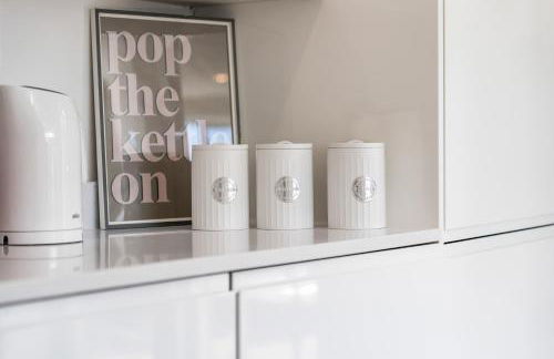 3 Bedroom Bungalow, Van & Car Parking, WIFI, Sleeps 6 - Foto 7