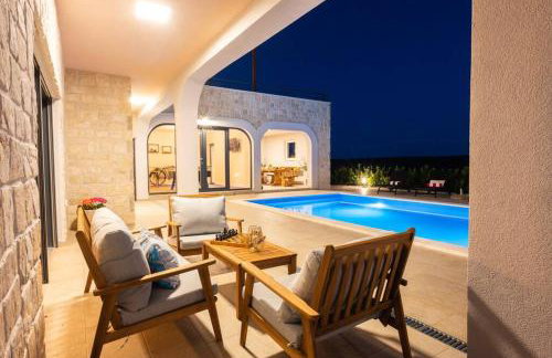 Villa Roza s privatnim grijanim bazenom i jacuzzijem - Foto 40