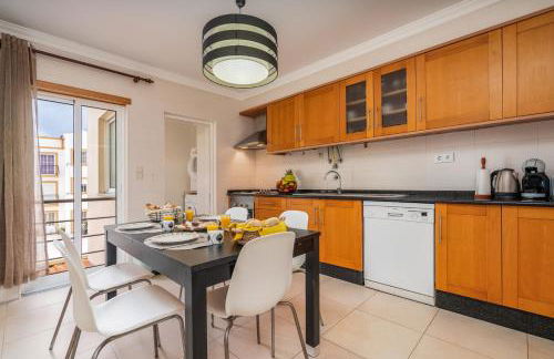 Bright & Spacious Flat by HostWise - Foto 12