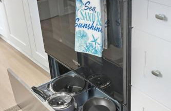 New Lakefront Getaway Private Hot Tub Min to DMC - Foto 25