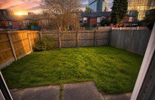 Convenient Manchester city centre 3BD with free parking - Photo 20