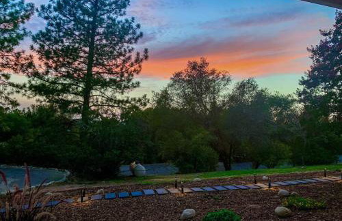 Pool! Quite, Private, remodeled home on the hill - Foto 8