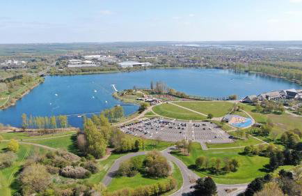 PRIME City Centre Location, THE JUKE BOX SUITE, Secure Gated FREE Parking Space, Unique STYLISH Apartment, AIR CONDITIONING & Two Bathrooms - Photo 41