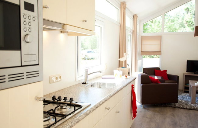 Enchanting Chalet 600 m From the sea - Photo 6