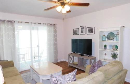 Q16 Comfortable 2 BR, 2 BA second level in Ocean Walk - Foto 13